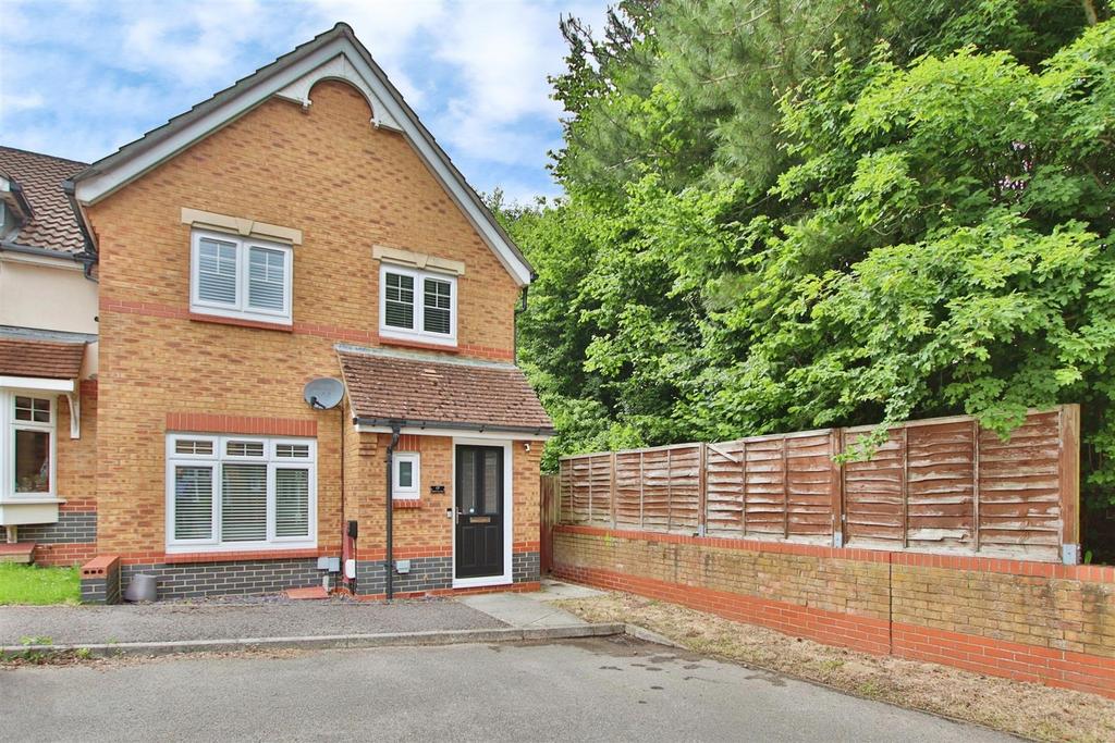 Quob Farm Close, West End, Southampton 3 bed end of terrace house for