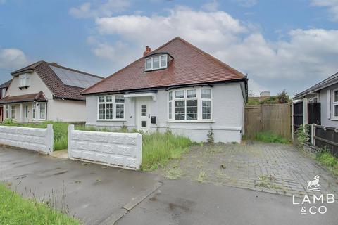 4 bedroom detached house for sale, Madeira Road, Clacton-On-Sea CO15