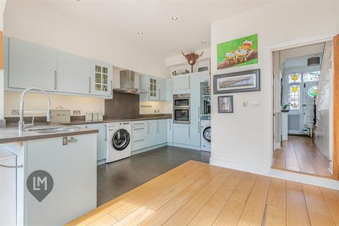 4 bedroom terraced house to rent, Revelstoke Road, London