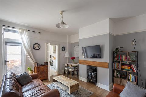 2 bedroom flat for sale, Kelvin Grove, Sandyford, Newcastle upon Tyne