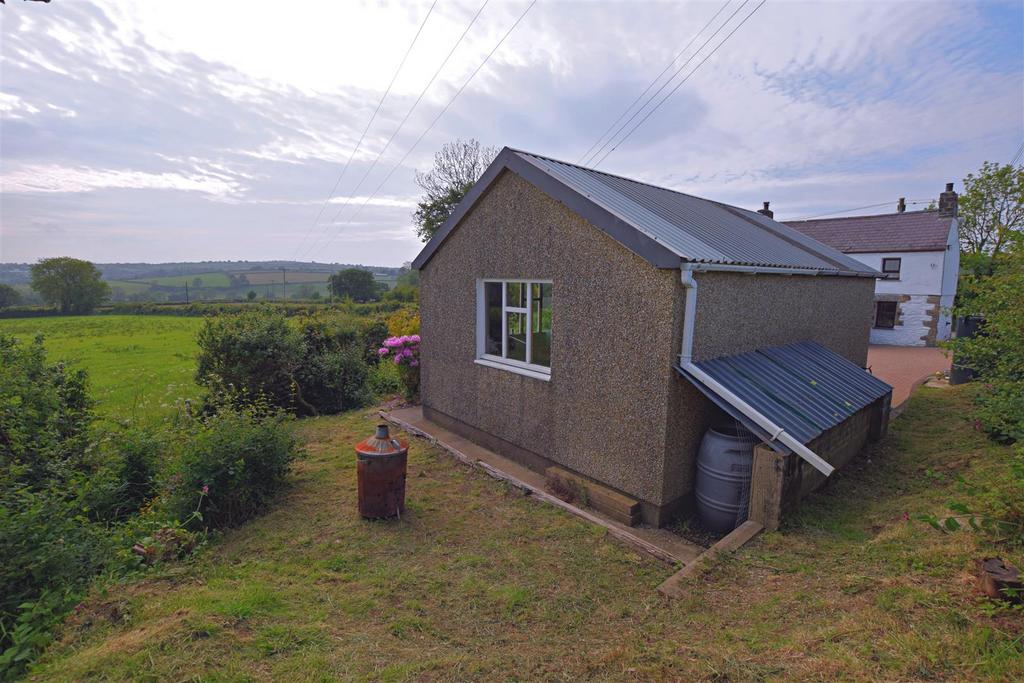 Rear of Garage / Workshop