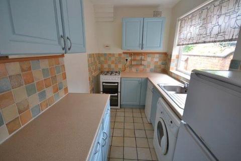 2 bedroom terraced house to rent, Clarendon Park Road, Leicester