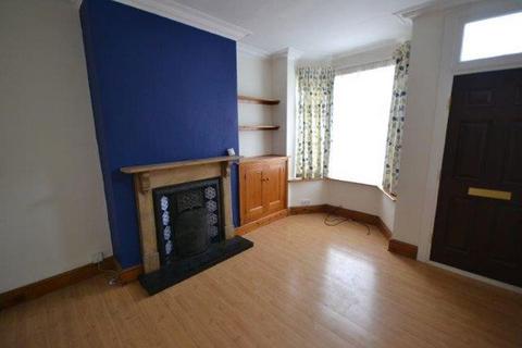 2 bedroom terraced house to rent, Clarendon Park Road, Leicester