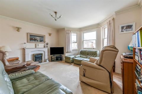 3 bedroom maisonette for sale, Duttons Road, Romsey Town Centre, Hampshire