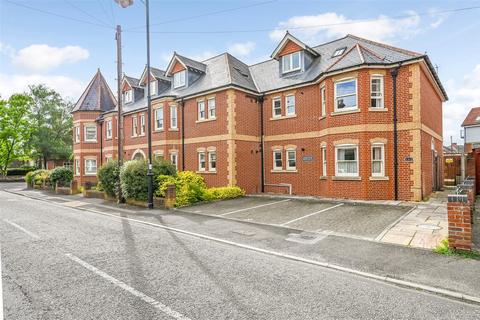 3 bedroom terraced house for sale, Duttons Road, Romsey Town Centre, Hampshire