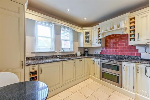 3 bedroom terraced house for sale, Duttons Road, Romsey Town Centre, Hampshire