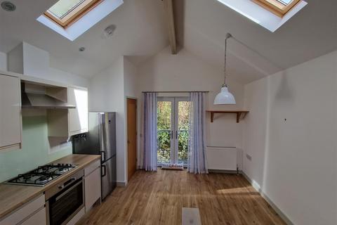 2 bedroom terraced house to rent, Castle Green, Helston