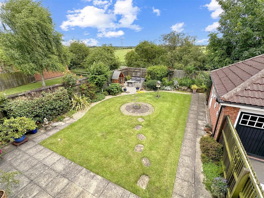 Thomas Road, Fernwood, Newark 4 bed detached house for sale £375,000