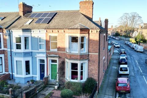 4 bedroom townhouse for sale, Cleveland Terrace, Darlington