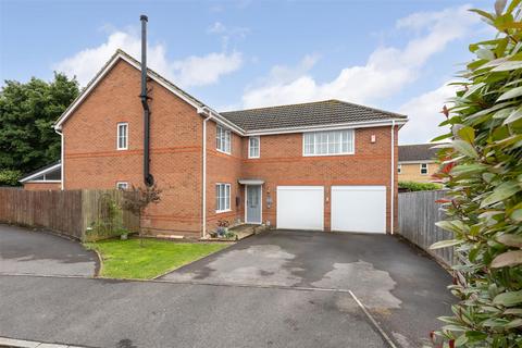 4 bedroom detached house for sale, Castell Close, Paxcroft Mead