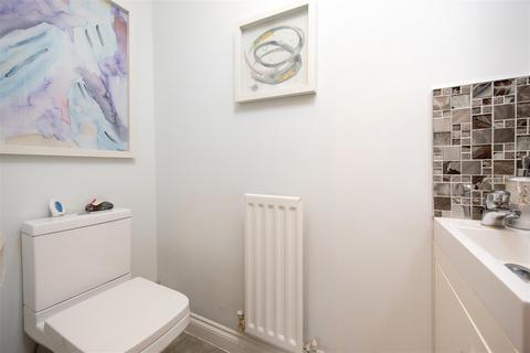 25 Castell Close, Hilperton, Trowbridge, BA14 7UJ