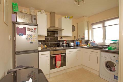 2 bedroom end of terrace house to rent, Beech Grove, Stamford