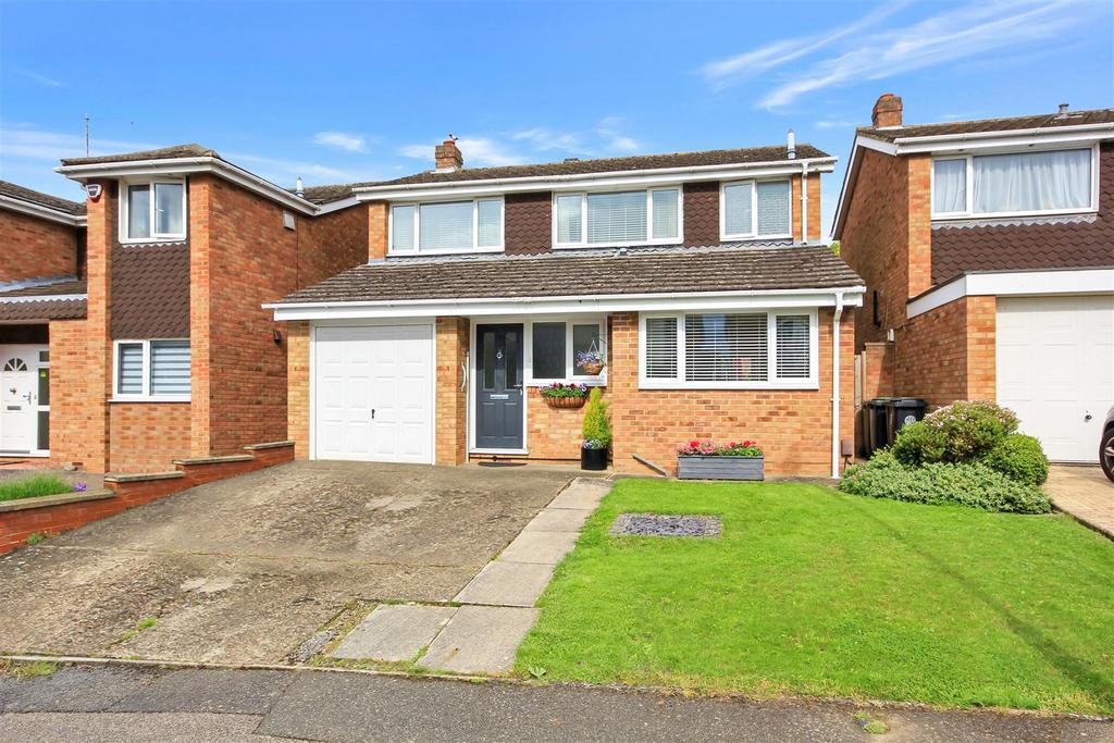 Martin Close, Rushden NN10 3 bed detached house for sale £350,000