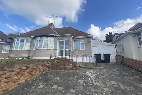 2 bedroom semi-detached bungalow to rent, Hillside Avenue, Gravesend