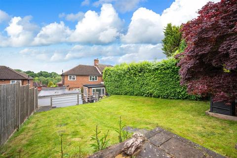 3 bedroom semi-detached house for sale, Barnfield Close, Coulsdon