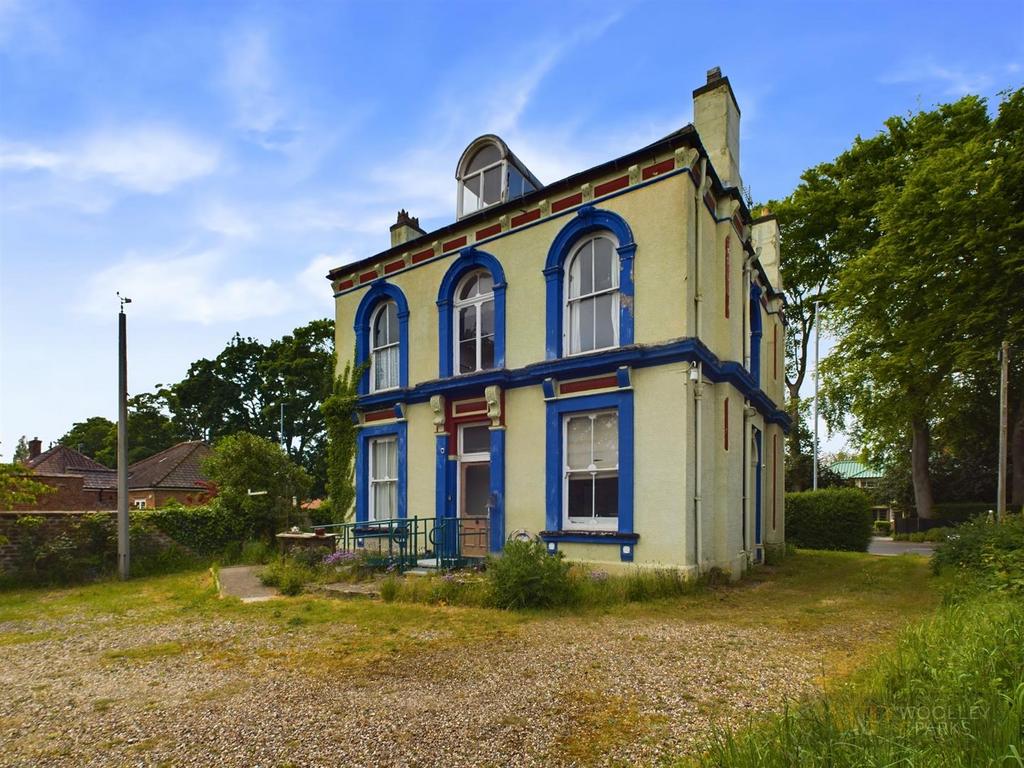 Beverley Road, Driffield 5 bed detached house for sale £425,000