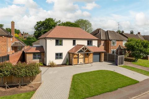 4 bedroom detached house for sale, Dale Close, Hitchin