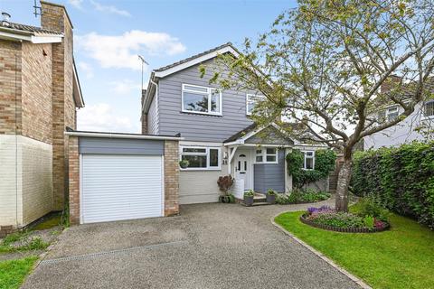 4 bedroom detached house for sale, Wentworth Close, Barnham