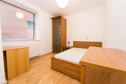 2 bedroom apartment to rent, Princess House City Centre