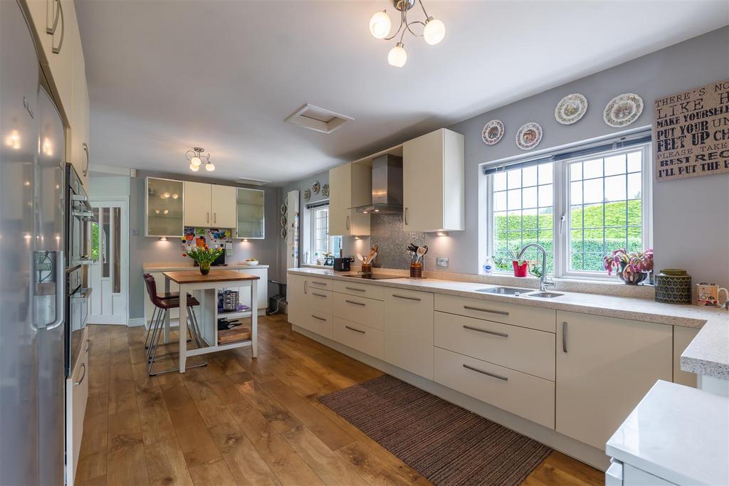 Kitchen-2.jpg