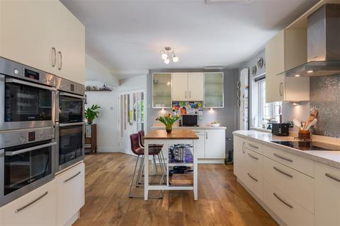 Four Winds Hockley Road, Hatton, Warwick, CV35 7HQ