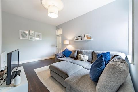3 bedroom flat for sale, Whitefield Terrace, NE6