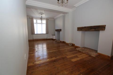 3 bedroom end of terrace house to rent, Queen Street, Tongwynlais, Cardiff