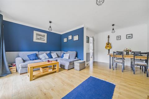 3 Demelza Close, Cuxton, Rochester, ME2 1ED