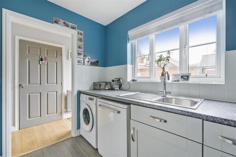 3 Demelza Close, Cuxton, Rochester, ME2 1ED