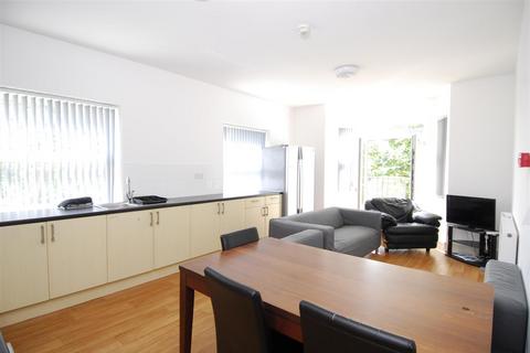4 bedroom apartment to rent, 10 Lisson Grove, Plymouth PL4