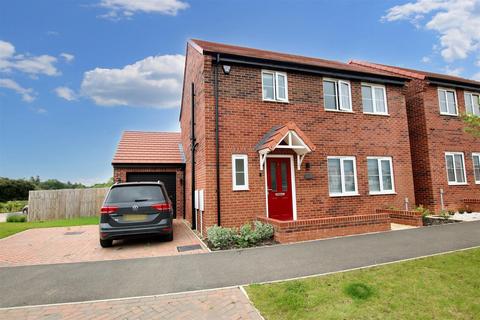 3 bedroom detached house for sale, Bluebell Way, Easton NR9