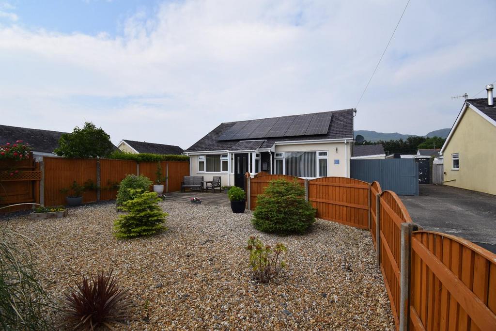 Y Ffridd, Morfa Bychan 2 bed detached bungalow for sale £285,000