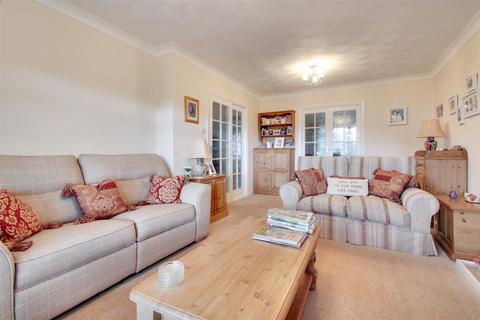 3 bedroom semi-detached house for sale, Roberts Road, Lancing