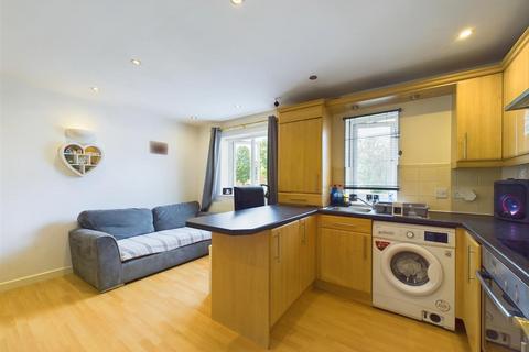 28a Oakleaze, Gloucester, GL2 0LG
