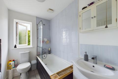 28a Oakleaze, Gloucester, GL2 0LG