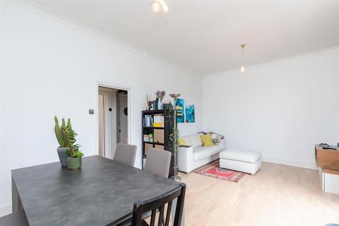 1 bedroom flat for sale, West Bank, London, N16