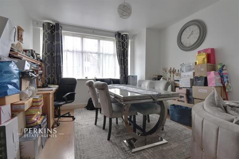 3 Bennetts Avenue, Greenford, UB6 8AU