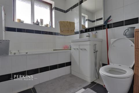 3 Bennetts Avenue, Greenford, UB6 8AU