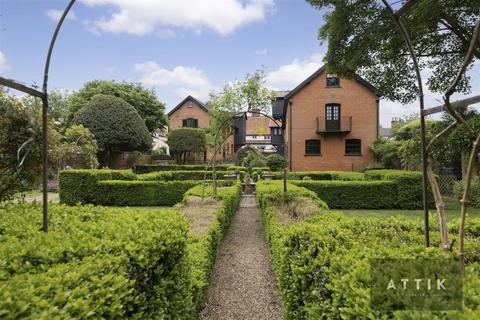 5 bedroom mews for sale, Wellington Court, Halesworth