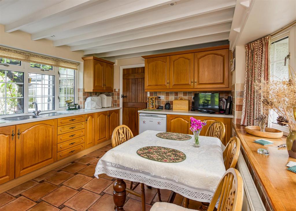 Rose Cottage-kitchen1a.jpg