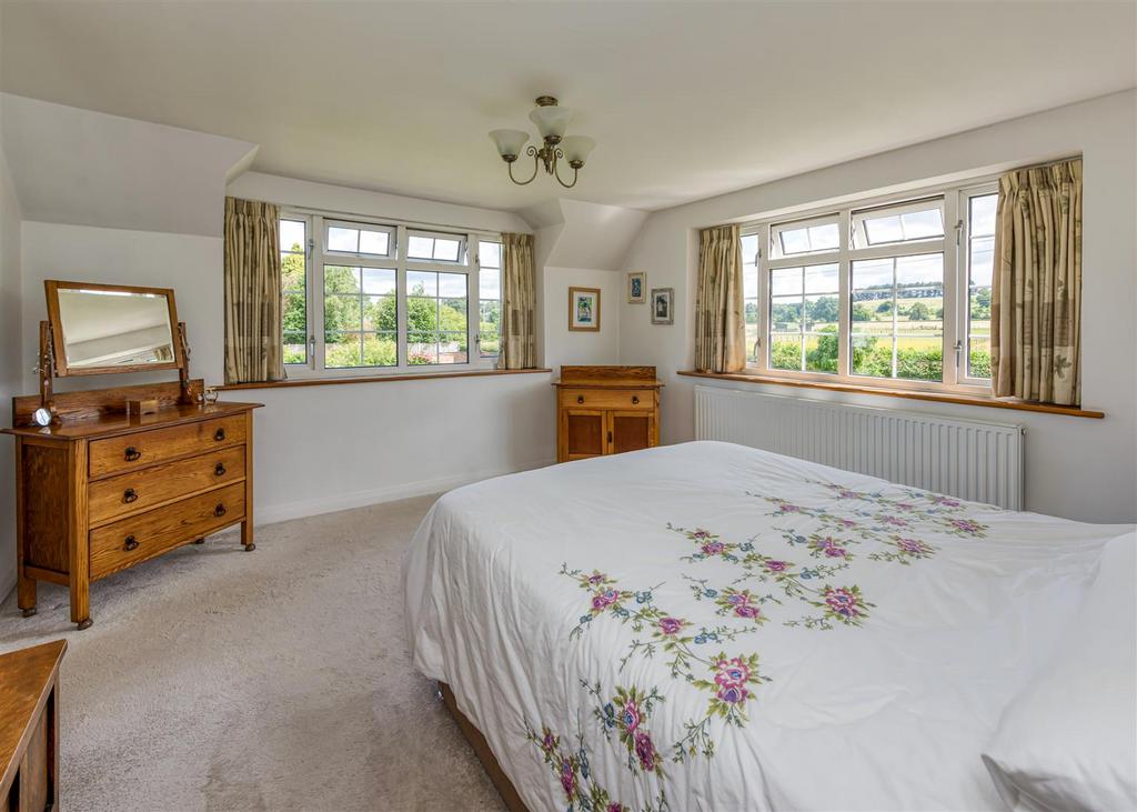 Rose Cottage-bed2.jpg