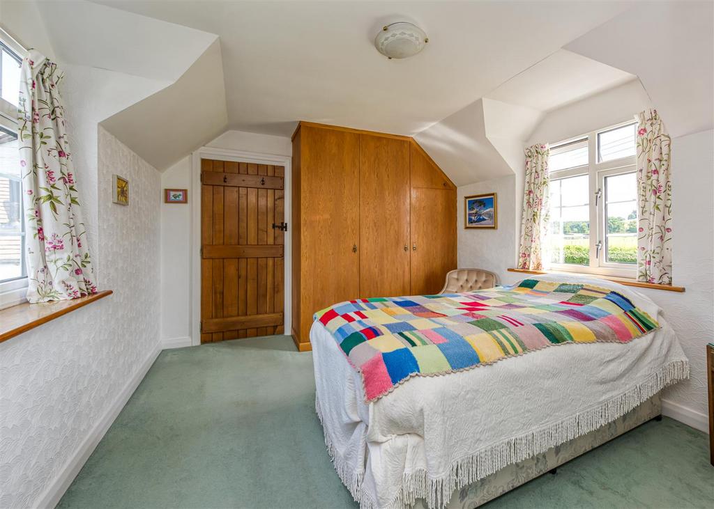 Rose Cottage-bed3.jpg