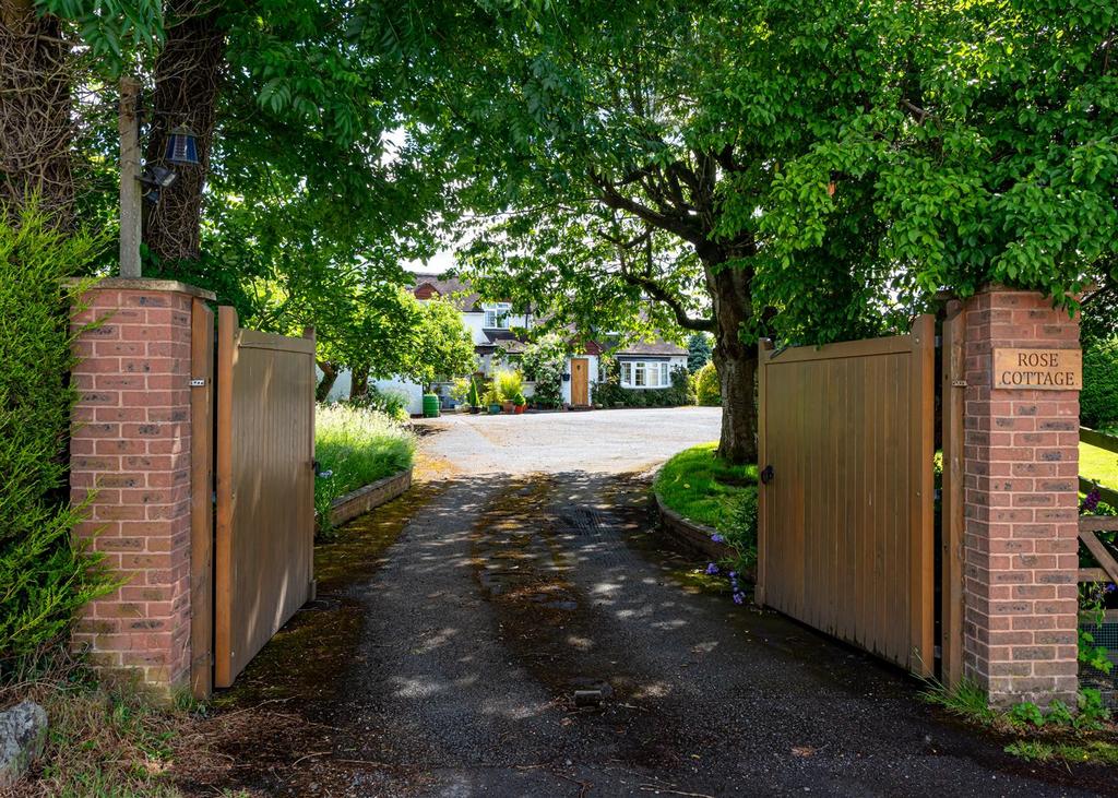 Rose Cottage-gates.jpg