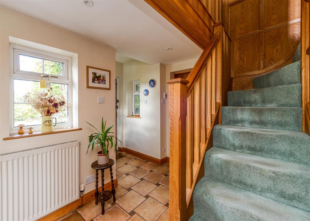 Rose Cottage-hall1.jpg