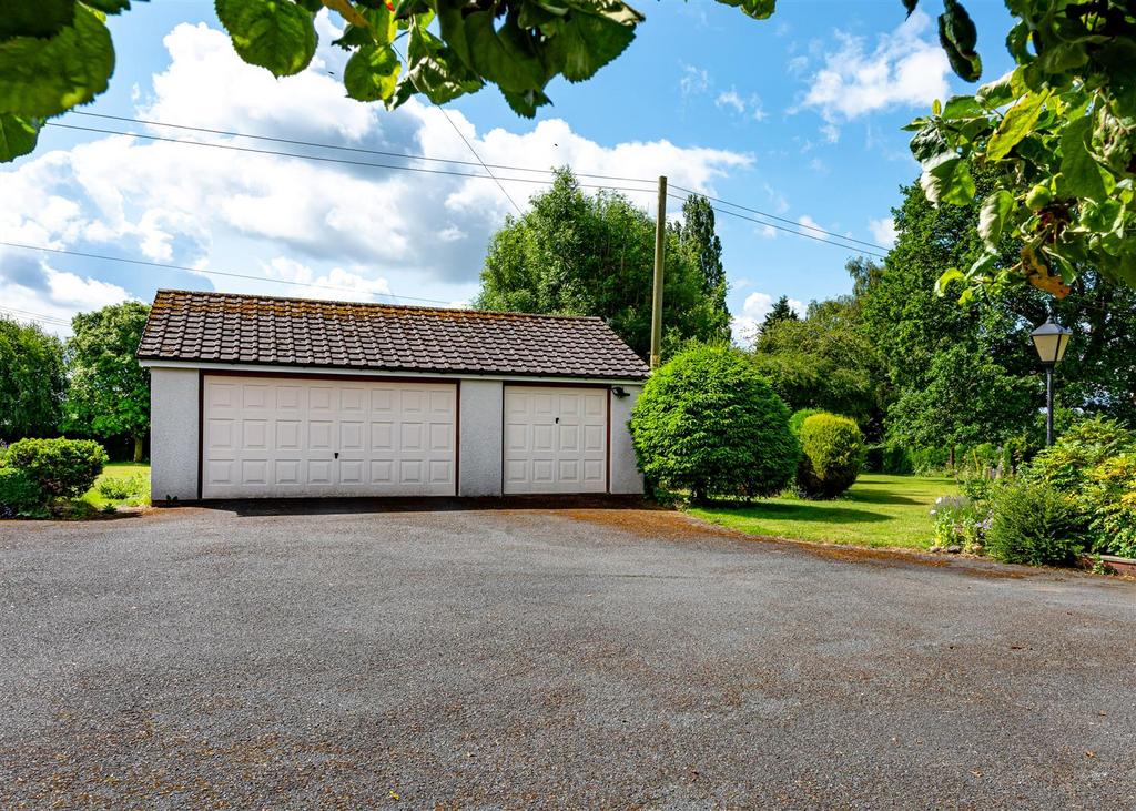 Rose Cottage-garage.jpg