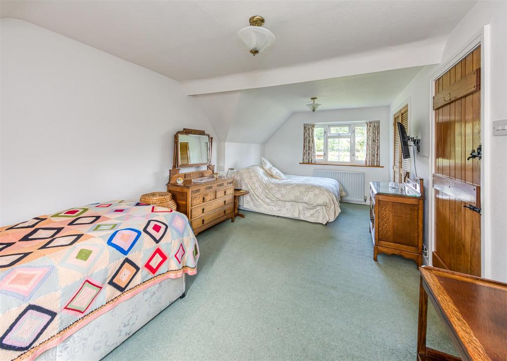 Rose Cottage-bed1.jpg