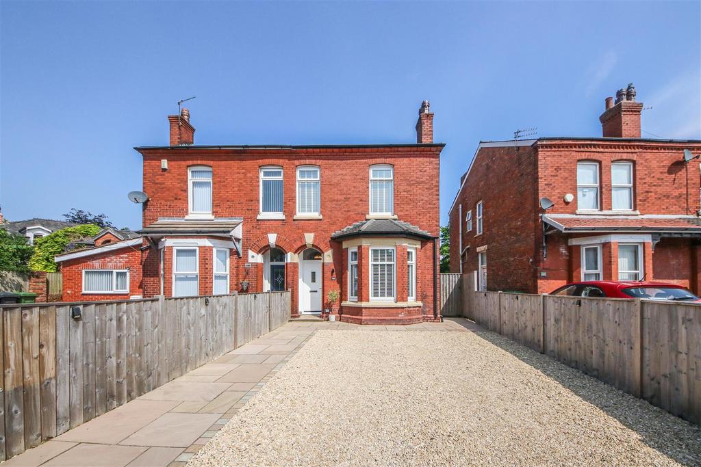 Bedford Road, Southport PR8 3 bed semidetached house for sale £260,000