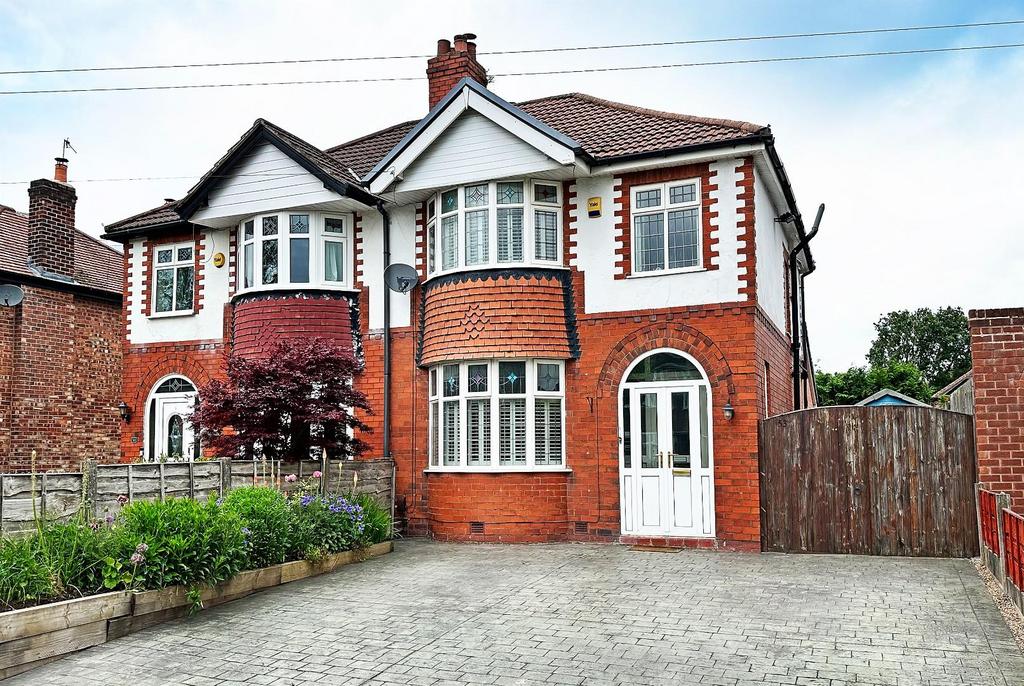 Wood Lane, Timperley 3 bed semidetached house for sale £525,000