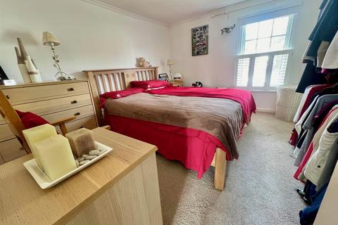 129 Station Road, Burnham-on-crouch, CM0 8HJ