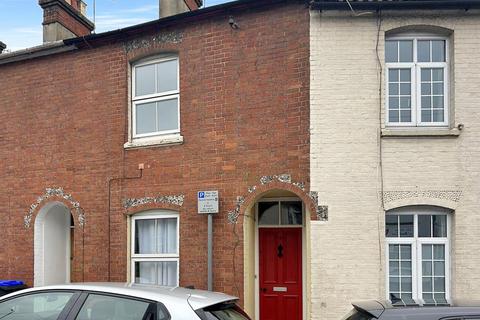 3 bedroom terraced house to rent, Tollgate Road, Salisbury SP1